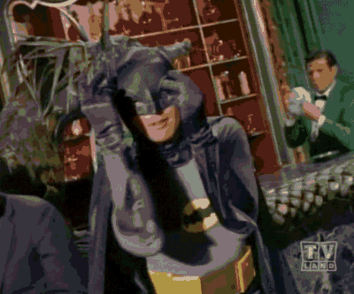 Você com certeza já viu algum gif bizarro do Batman de Adam West pela internet.